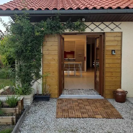 Le Coq En Pate Apartment Juillac-le-Coq